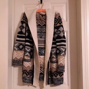 Tribal print boho sweater with hood tan, black